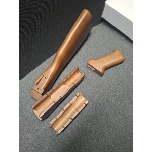 AK-47 Set di Calcio + Asta in Legno